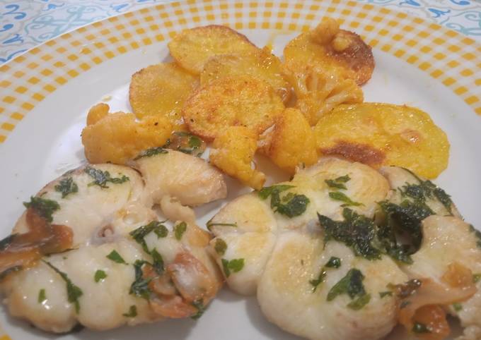 Cazón a la plancha con patatas y coliflor: deliciosa receta